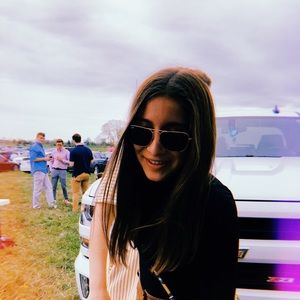 Meet your Posher, Isabelle